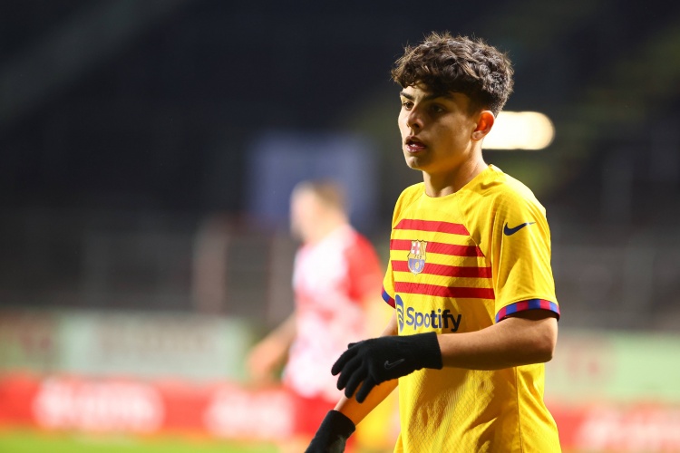 世界杯高清赛事直播地址-18岁上演巴萨一线队首秀！每体：埃斯帕特来自拉玛西亚，曾踢中场