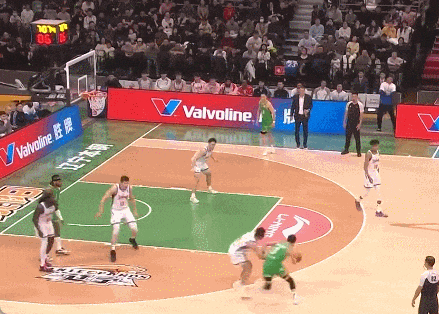 世界杯比赛在线观看平台-24+7！炸裂赛季首秀！中国男篮第一组织控卫